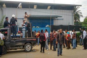 Warga geruduk Pt Saedong (BE)